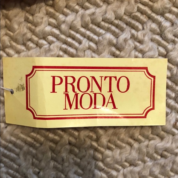 ochre turtleneck lightweight knit - Picture 3 of 13